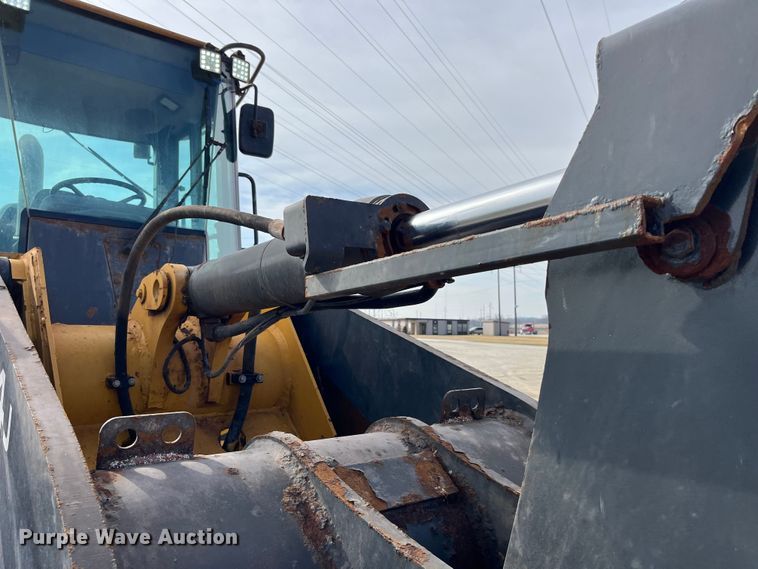 image for item LA9806 2007 John Deere 624J  wheel loader