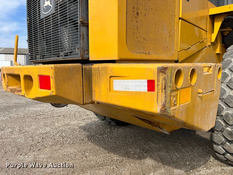 image for item LA9806 2007 John Deere 624J  wheel loader