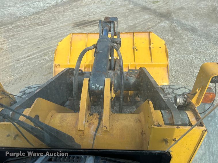 image for item LA9806 2007 John Deere 624J  wheel loader