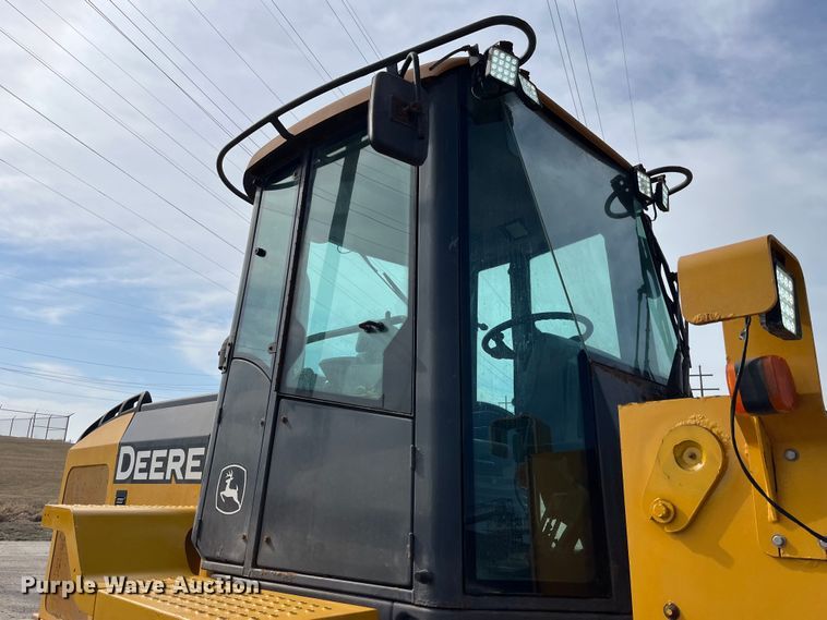 image for item LA9806 2007 John Deere 624J  wheel loader