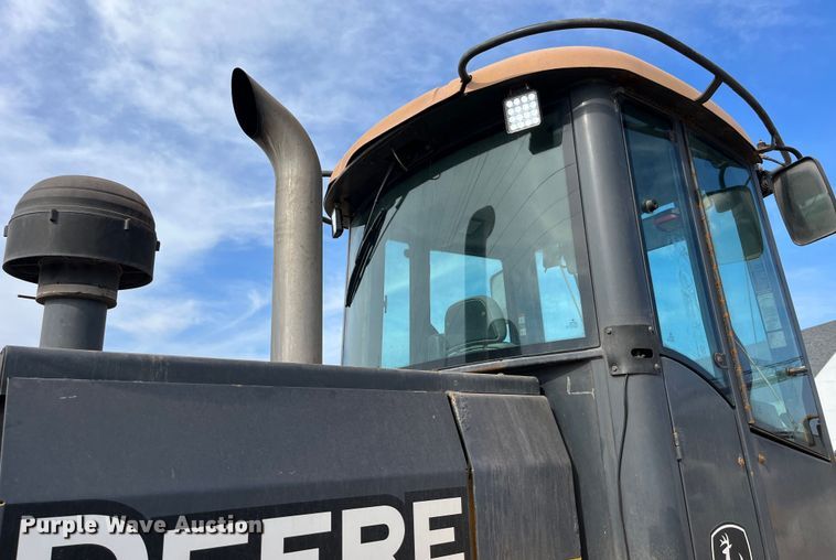 image for item LA9806 2007 John Deere 624J  wheel loader