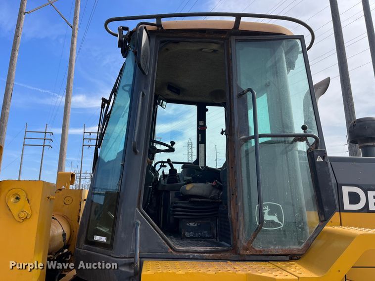 image for item LA9806 2007 John Deere 624J  wheel loader