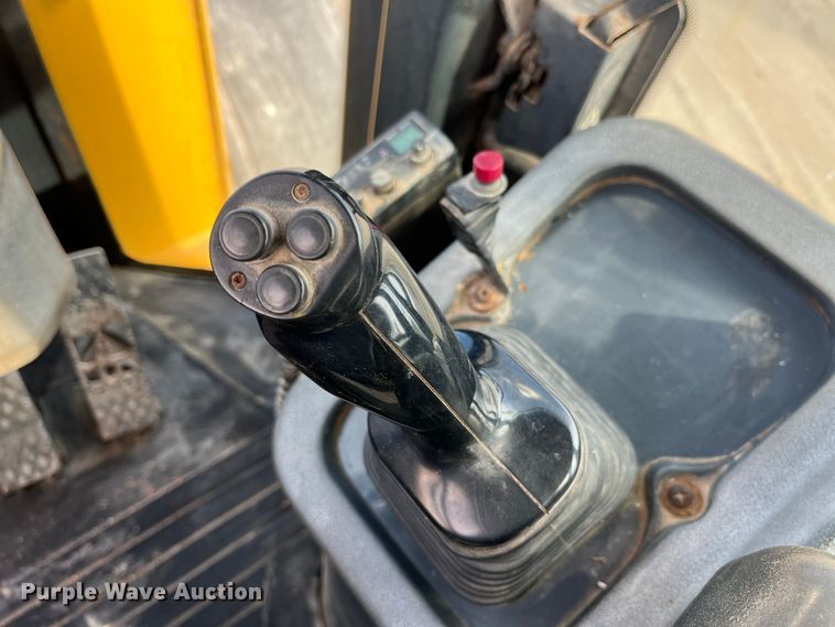 image for item LA9806 2007 John Deere 624J  wheel loader