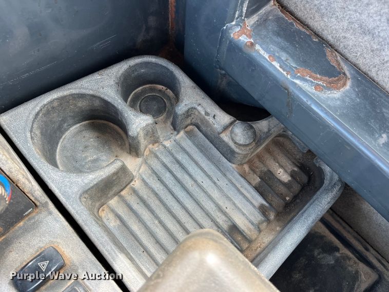 image for item LA9806 2007 John Deere 624J  wheel loader