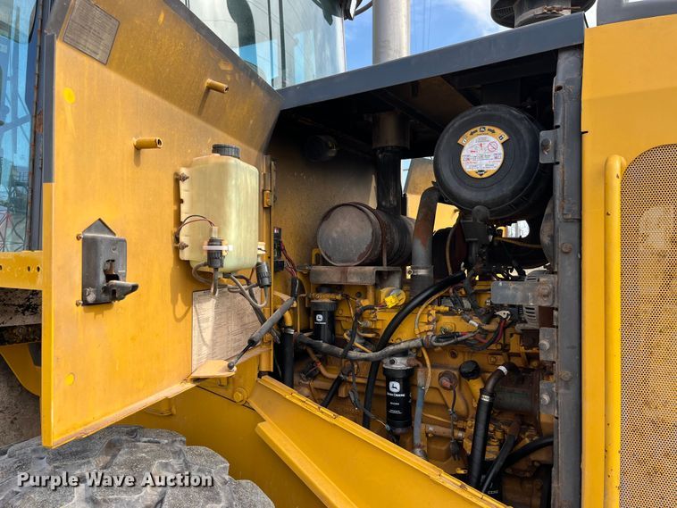 image for item LA9806 2007 John Deere 624J  wheel loader