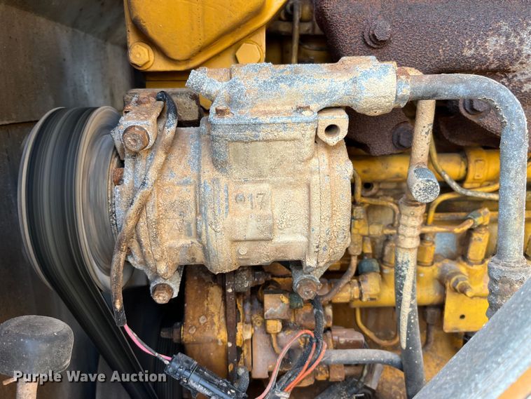 image for item LA9806 2007 John Deere 624J  wheel loader