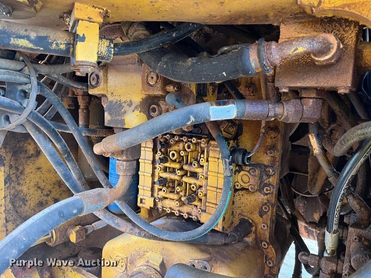 image for item LA9806 2007 John Deere 624J  wheel loader