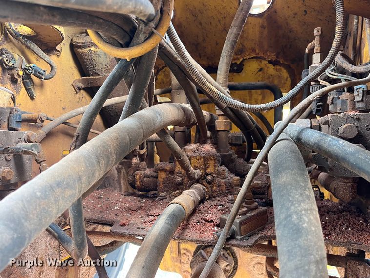 image for item LA9806 2007 John Deere 624J  wheel loader