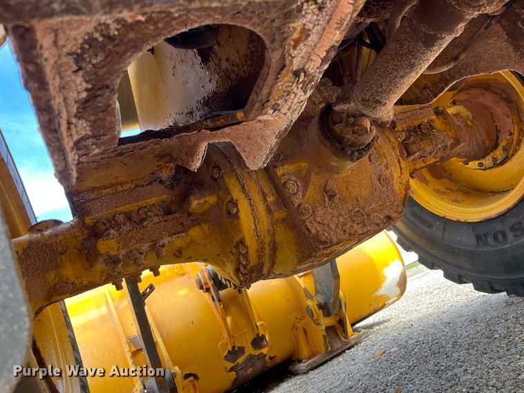 image for item LA9806 2007 John Deere 624J  wheel loader