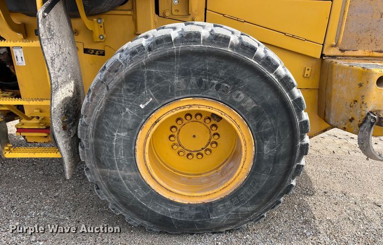 image for item LA9806 2007 John Deere 624J  wheel loader