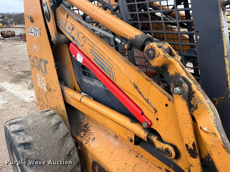 image for item LA9815 2000 Case 90XT  skid steer loader