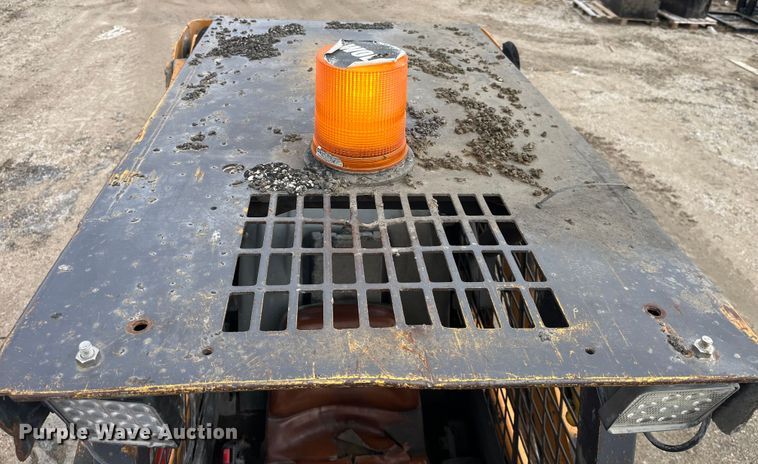 image for item LA9815 2000 Case 90XT  skid steer loader