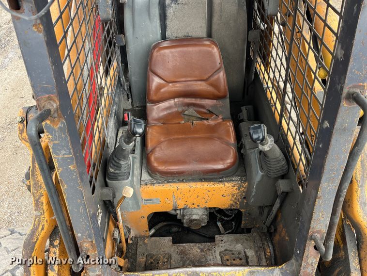 image for item LA9815 2000 Case 90XT  skid steer loader