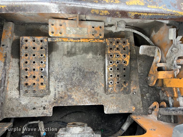 image for item LA9815 2000 Case 90XT  skid steer loader