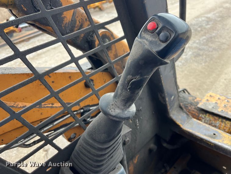 image for item LA9815 2000 Case 90XT  skid steer loader