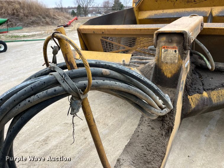 image for item LA9817 Scoop-all 171202  scraper