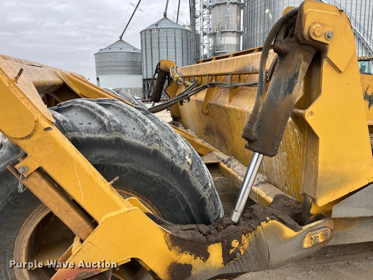 image for item LA9817 Scoop-all 171202  scraper