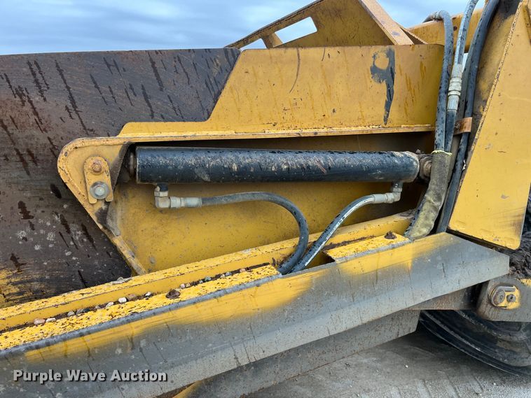 image for item LA9817 Scoop-all 171202  scraper