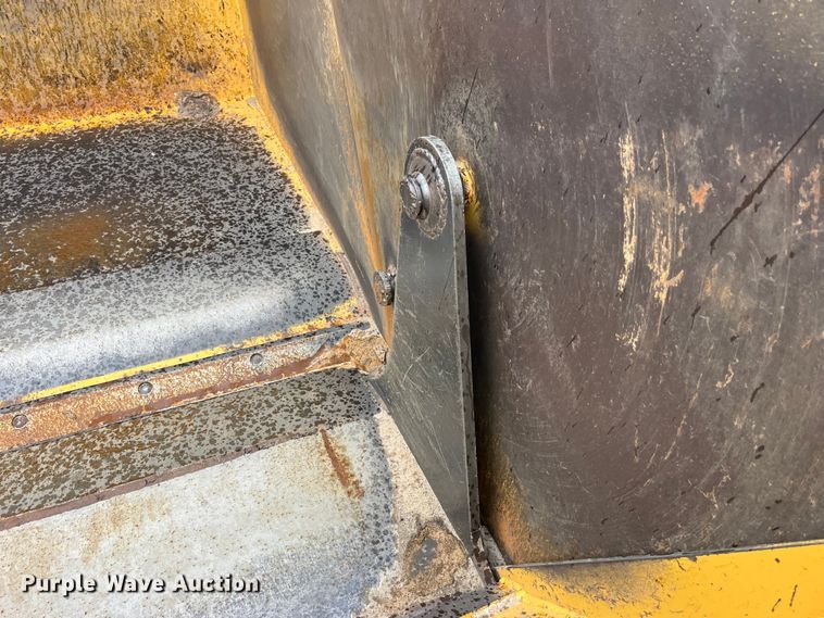 image for item LA9817 Scoop-all 171202  scraper