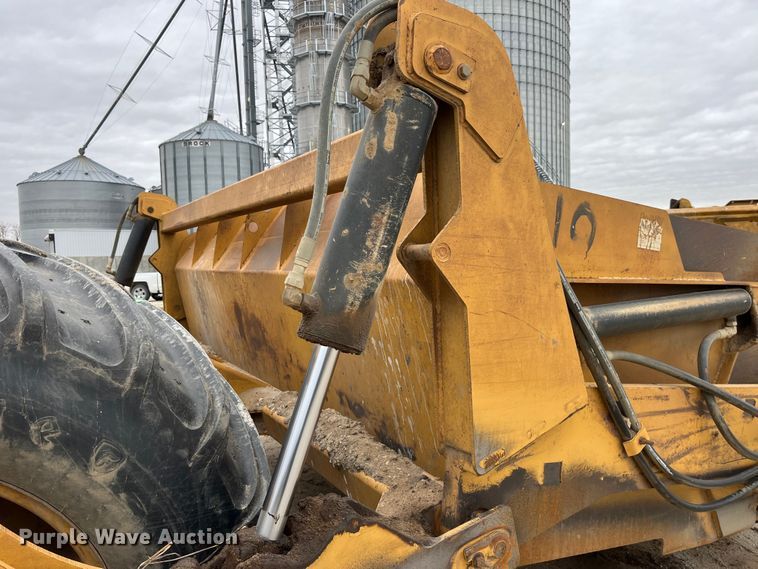 image for item LA9818 Scoop-all 171202  scraper