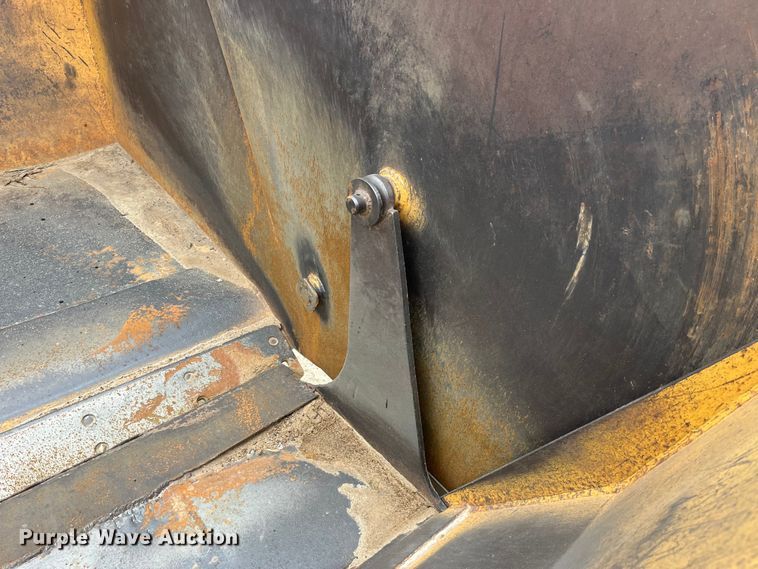 image for item LA9818 Scoop-all 171202  scraper