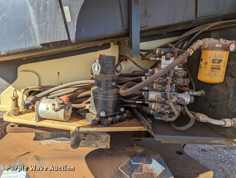 image for item LF9630 2010 JLG 660SJC  boom lift