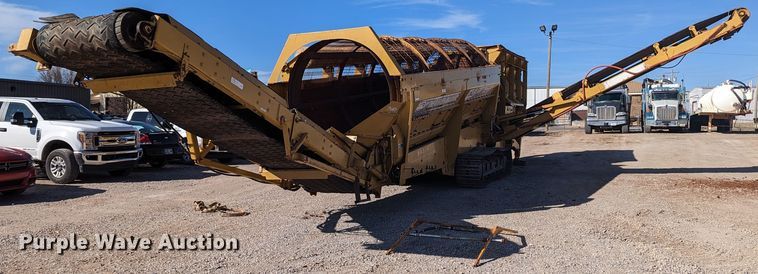 image for item LF9640 2005 Screen Machine 621T  trommel screen