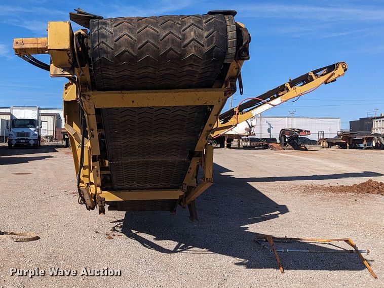 image for item LF9640 2005 Screen Machine 621T  trommel screen