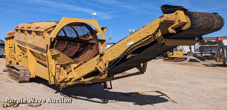 image for item LF9640 2005 Screen Machine 621T  trommel screen