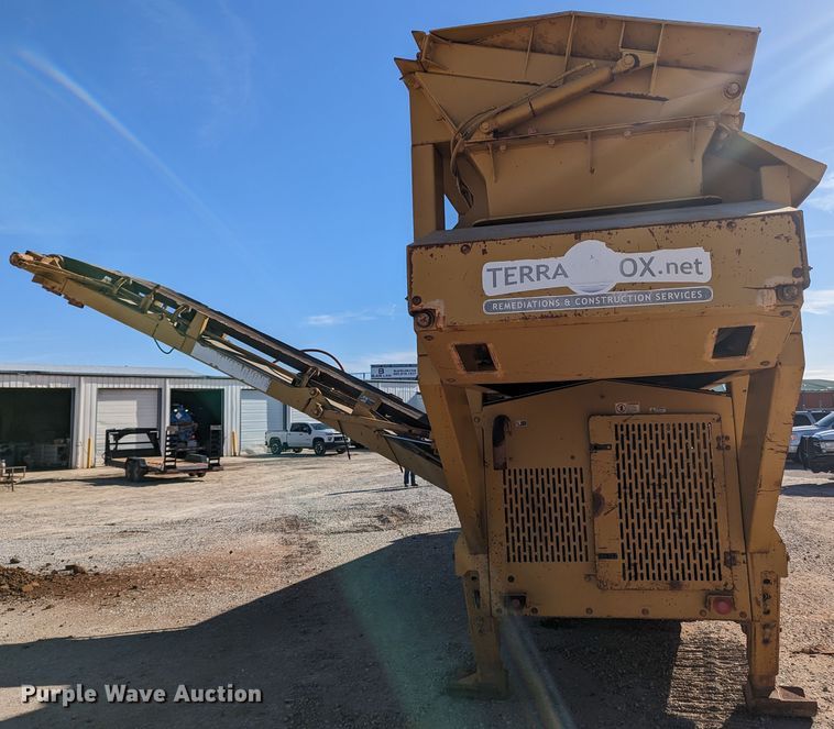 image for item LF9640 2005 Screen Machine 621T  trommel screen