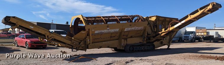 image for item LF9640 2005 Screen Machine 621T  trommel screen