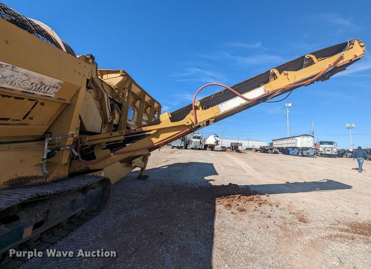 image for item LF9640 2005 Screen Machine 621T  trommel screen