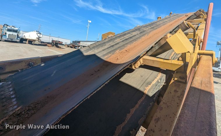 image for item LF9640 2005 Screen Machine 621T  trommel screen