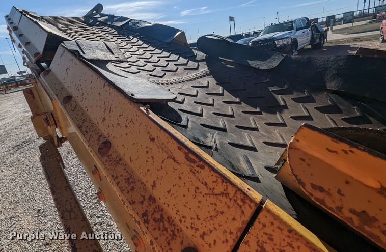 image for item LF9640 2005 Screen Machine 621T  trommel screen