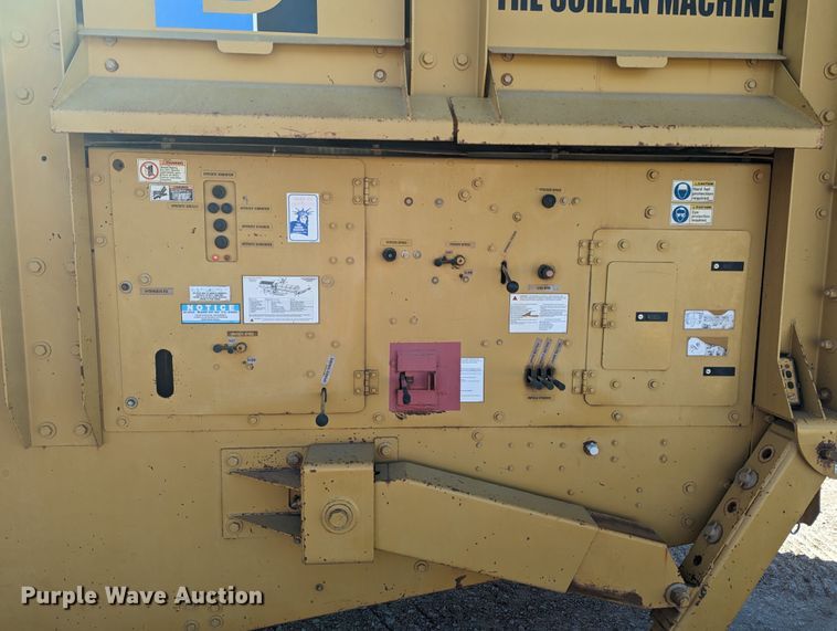 image for item LF9640 2005 Screen Machine 621T  trommel screen