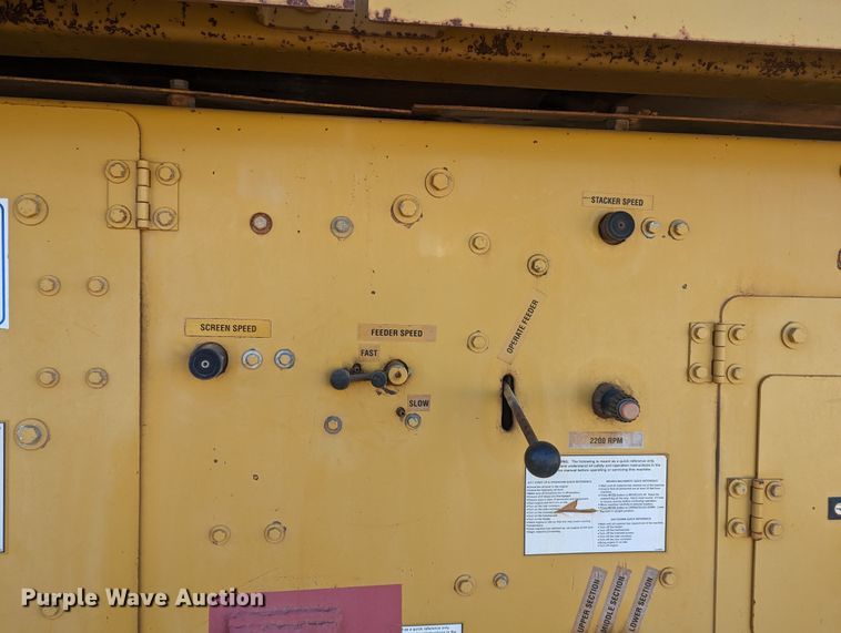 image for item LF9640 2005 Screen Machine 621T  trommel screen