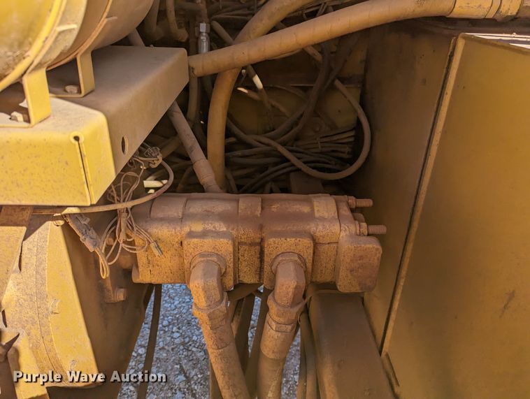 image for item LF9640 2005 Screen Machine 621T  trommel screen