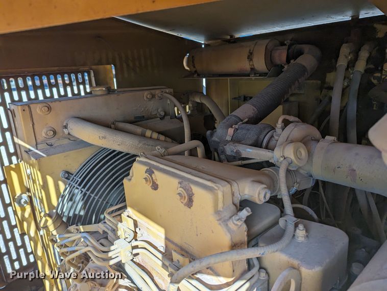 image for item LF9640 2005 Screen Machine 621T  trommel screen