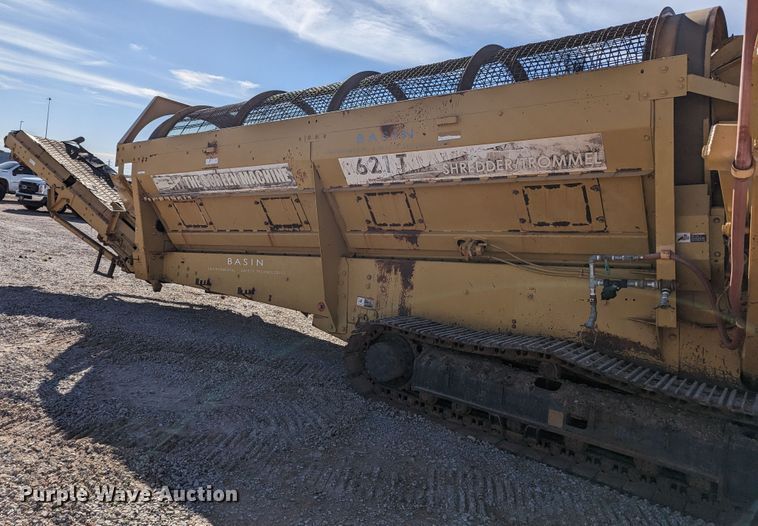 image for item LF9640 2005 Screen Machine 621T  trommel screen