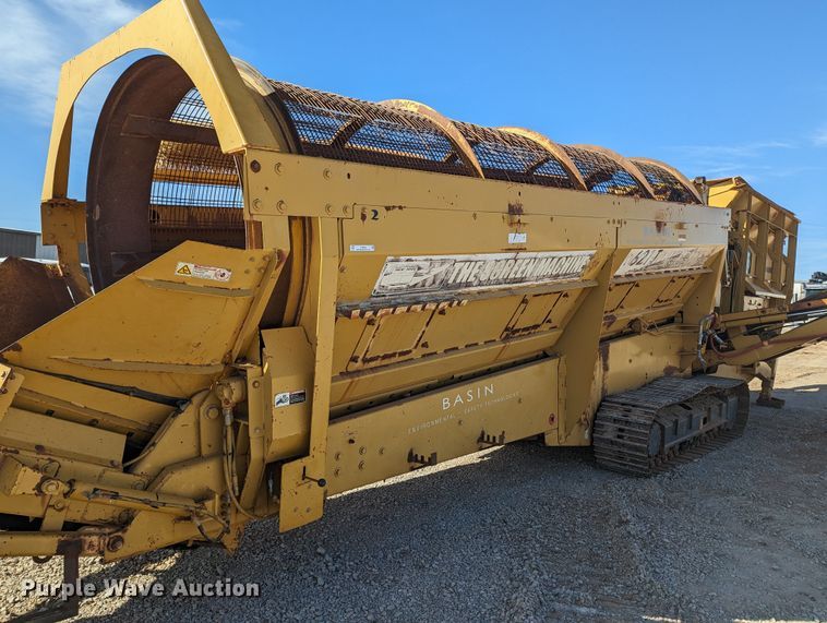 image for item LF9640 2005 Screen Machine 621T  trommel screen