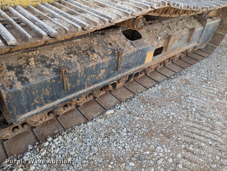 image for item LF9640 2005 Screen Machine 621T  trommel screen