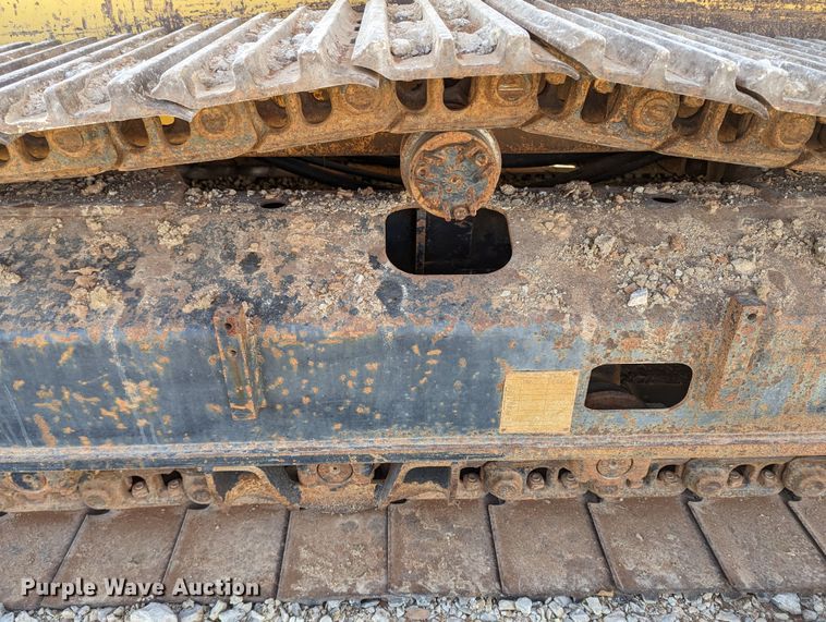 image for item LF9640 2005 Screen Machine 621T  trommel screen