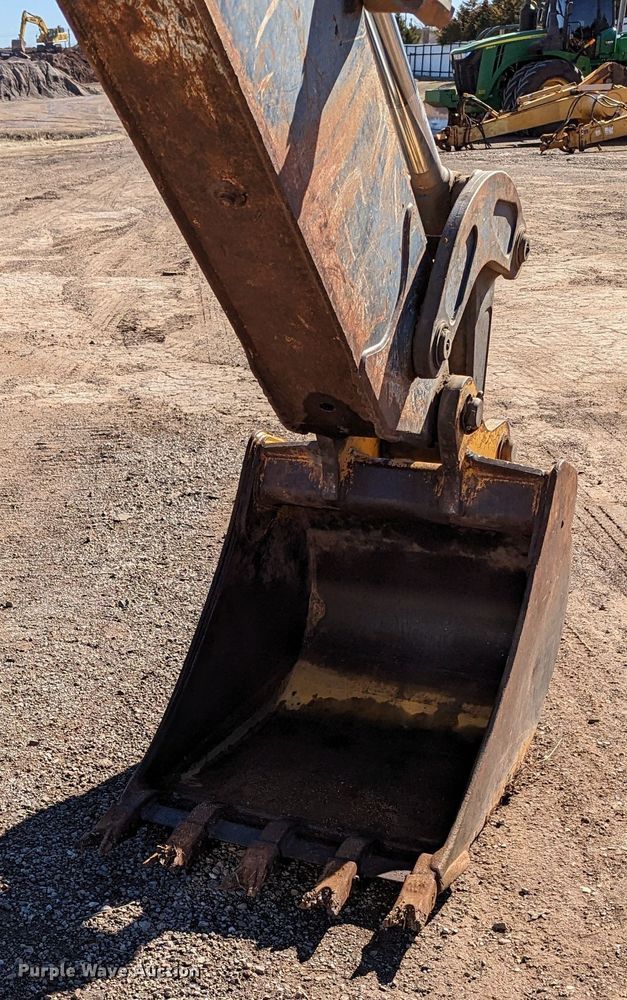 image for item LF9656 2008 John Deere 310SJ  backhoe