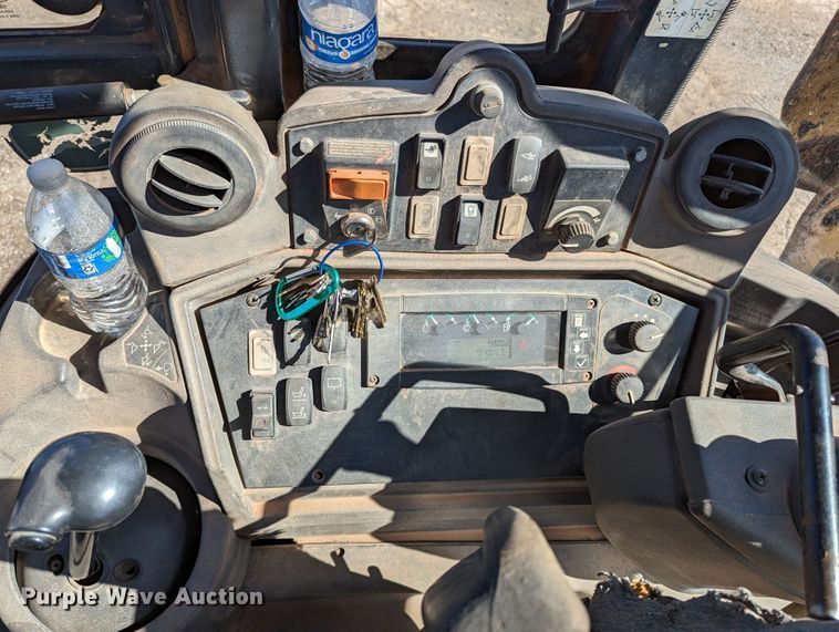 image for item LF9656 2008 John Deere 310SJ  backhoe