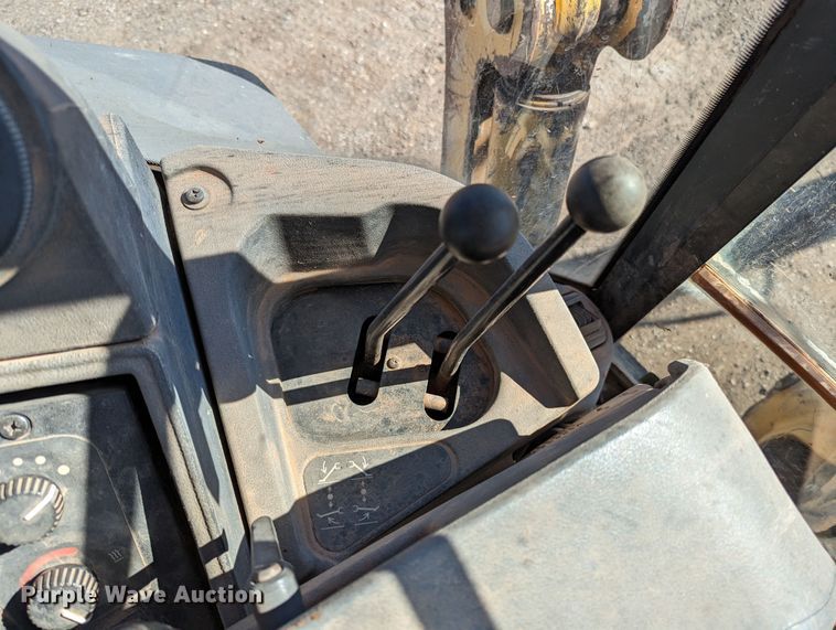 image for item LF9656 2008 John Deere 310SJ  backhoe