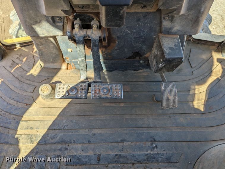 image for item LF9656 2008 John Deere 310SJ  backhoe