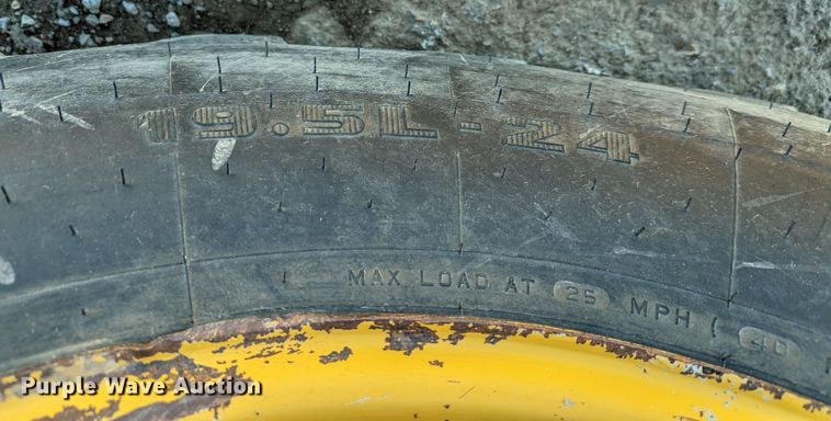 image for item LF9656 2008 John Deere 310SJ  backhoe