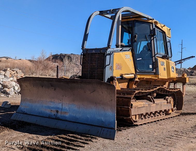 image for item LF9657 2008 John Deere 700J XLT  dozer