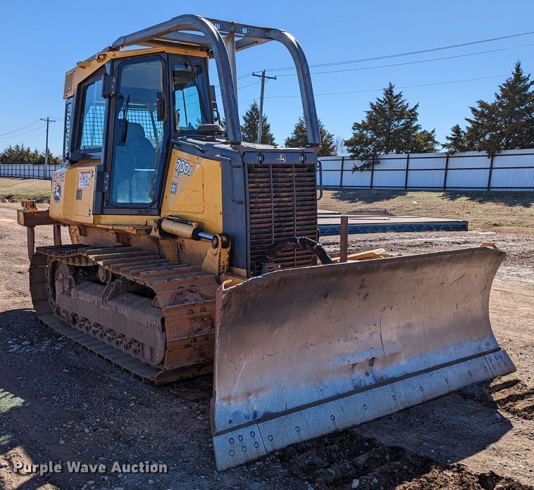 image for item LF9657 2008 John Deere 700J XLT  dozer