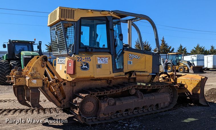 image for item LF9657 2008 John Deere 700J XLT  dozer